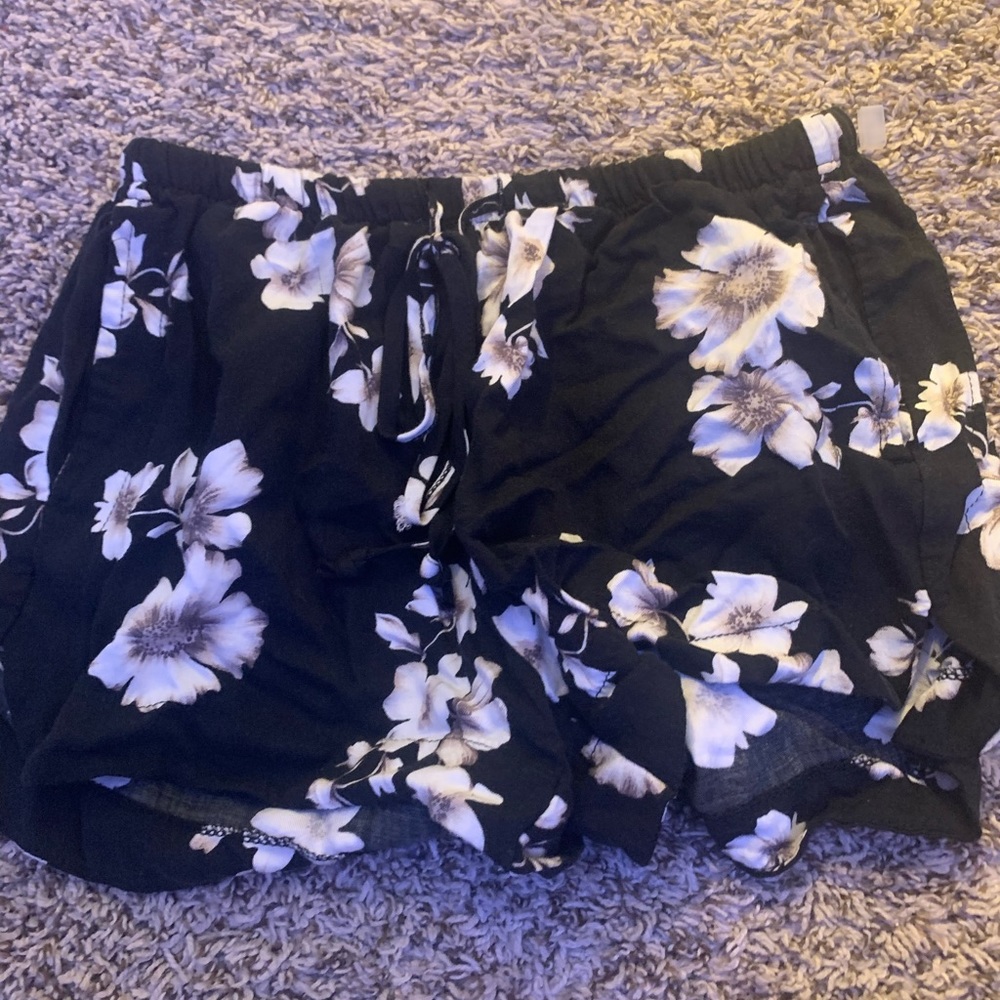 Brandy Melville shorts!